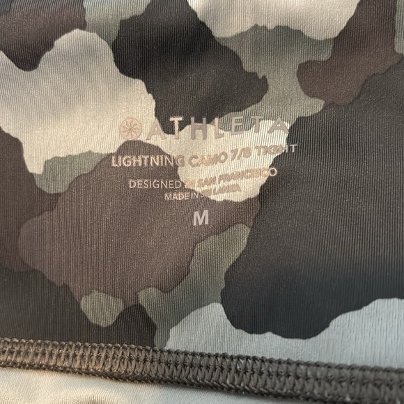 Athleta Lightning women’s green camo 7/8 leggings size medium - Picture 9 of 11